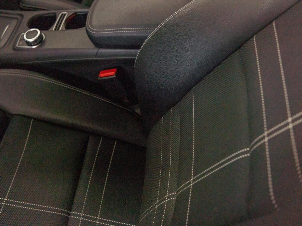 Mercedes Benz GLA 200