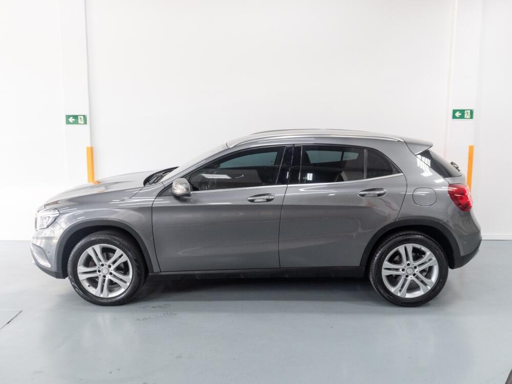 Mercedes Benz GLA 200