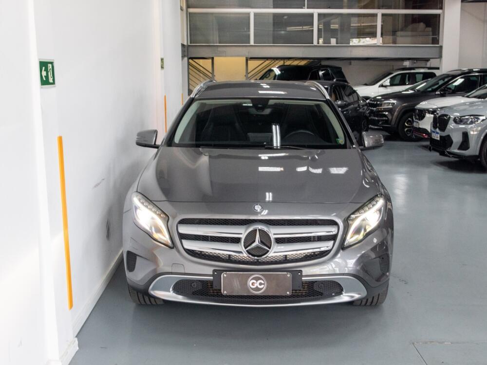 Mercedes Benz GLA 200