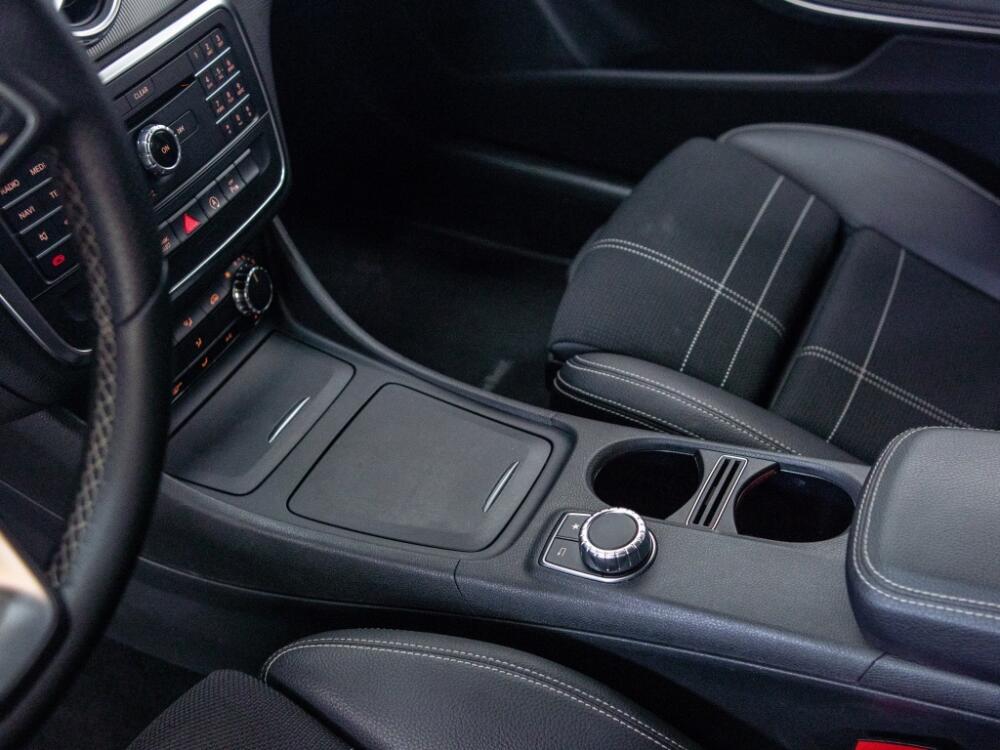 Mercedes Benz GLA 200