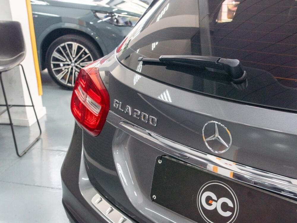 Mercedes Benz GLA 200