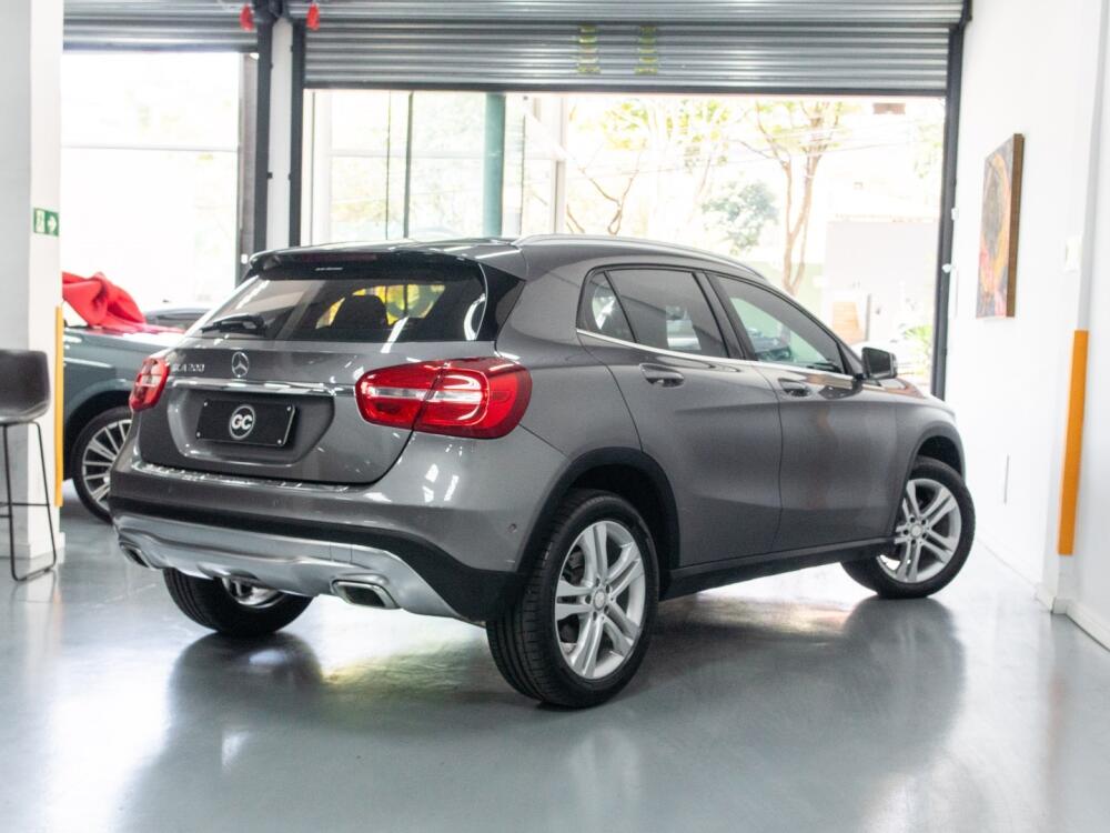 Mercedes Benz GLA 200