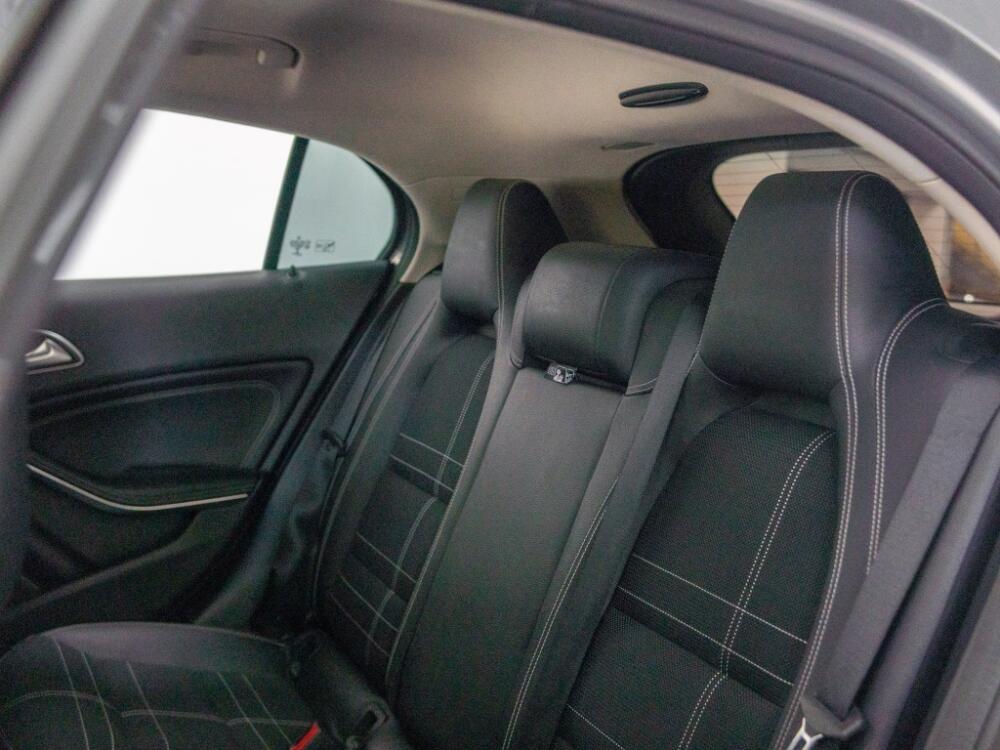 Mercedes Benz GLA 200