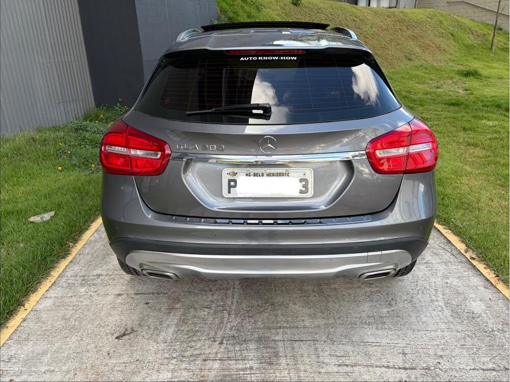 Mercedes Benz GLA 200