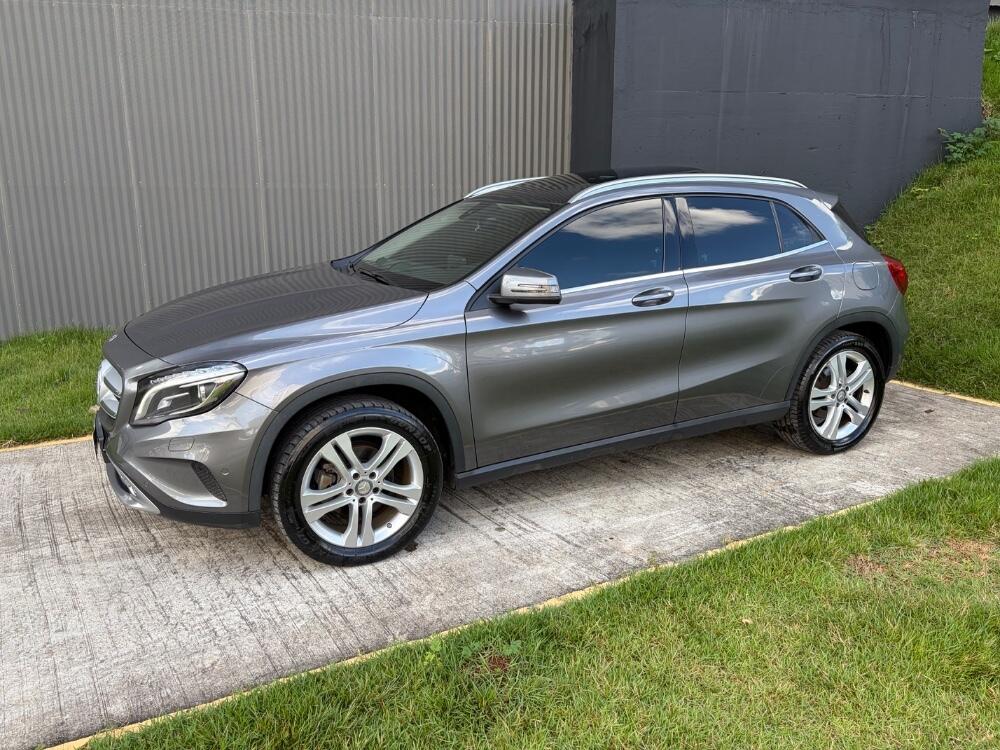 Mercedes Benz GLA 200