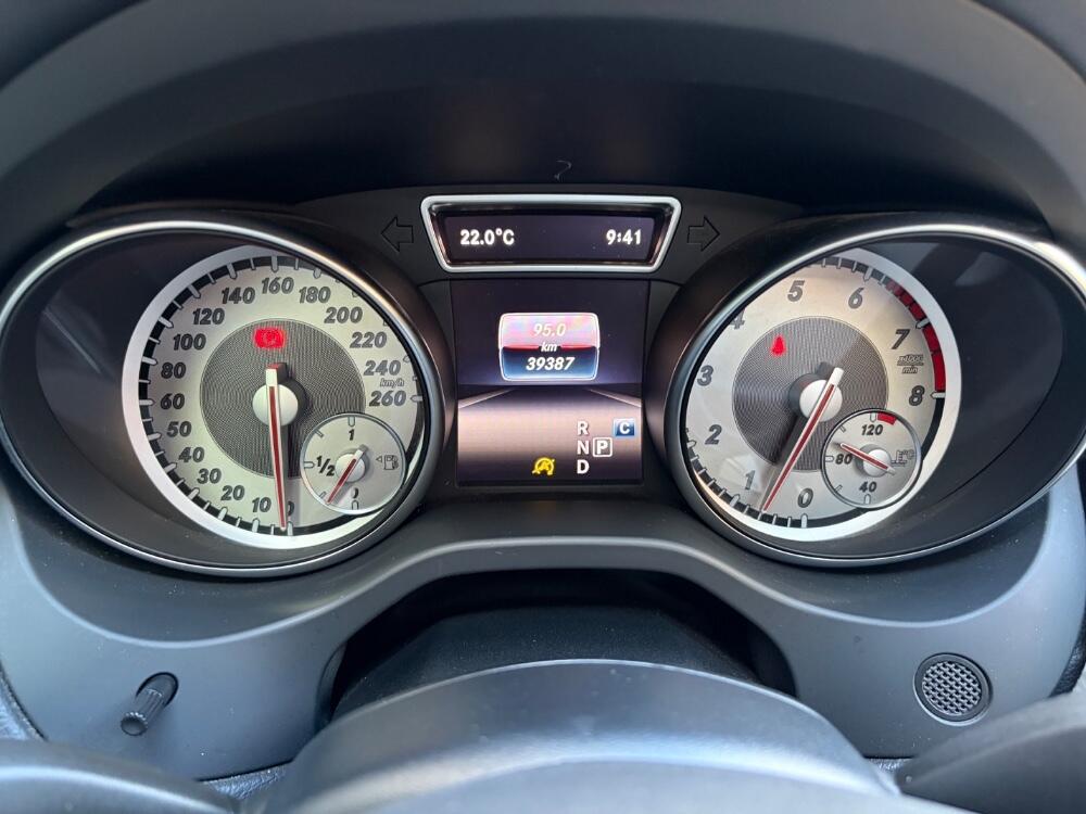 Mercedes Benz GLA 200