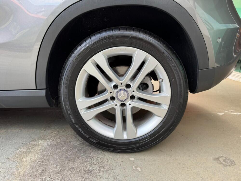 Mercedes Benz GLA 200