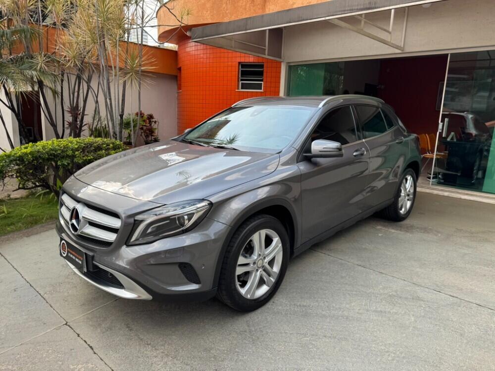 Mercedes Benz GLA 200