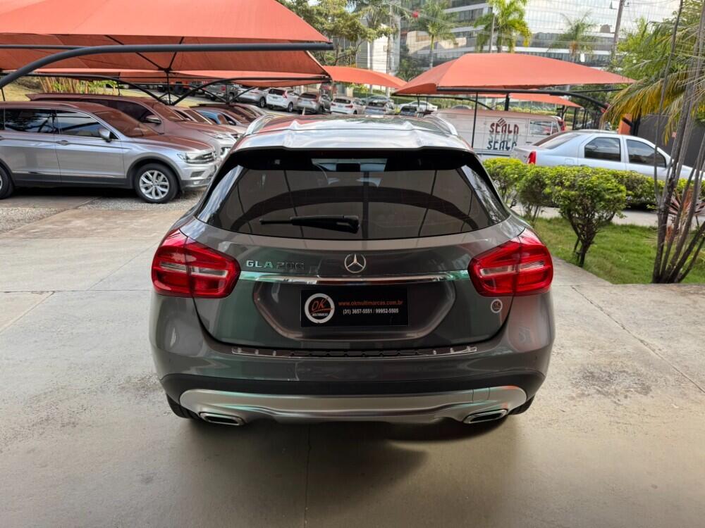 Mercedes Benz GLA 200