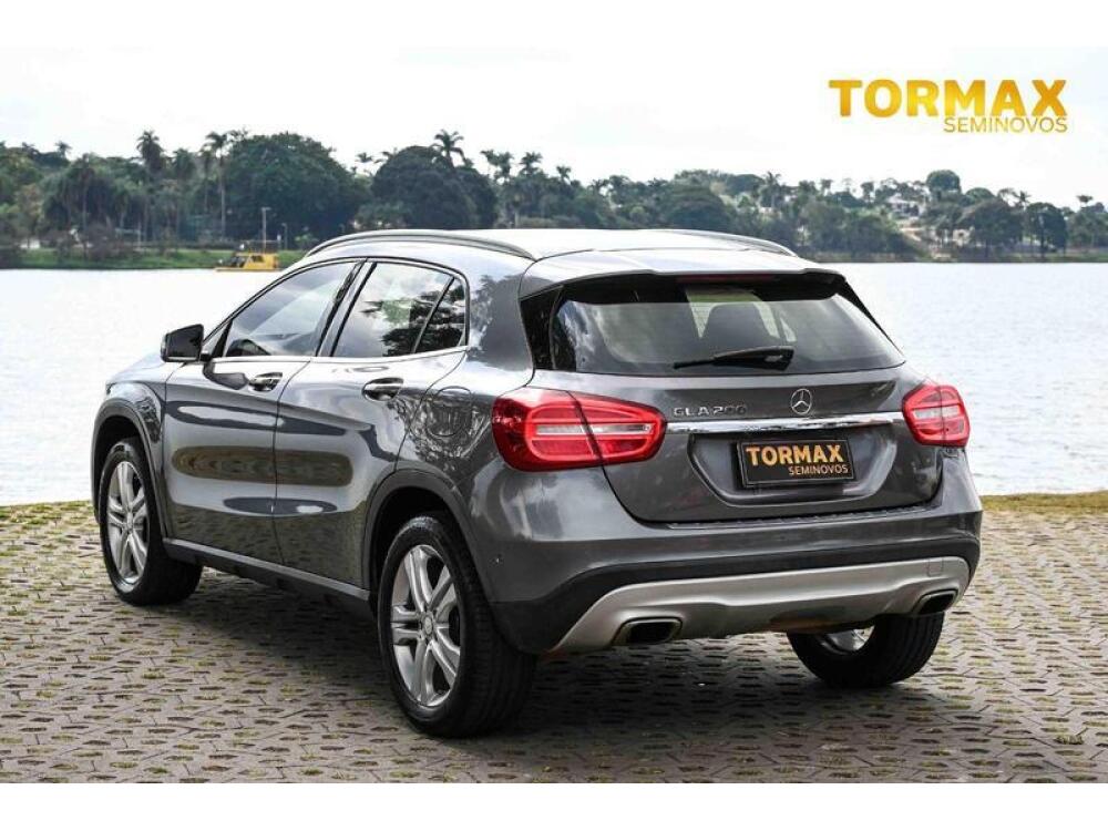 Mercedes Benz GLA 200