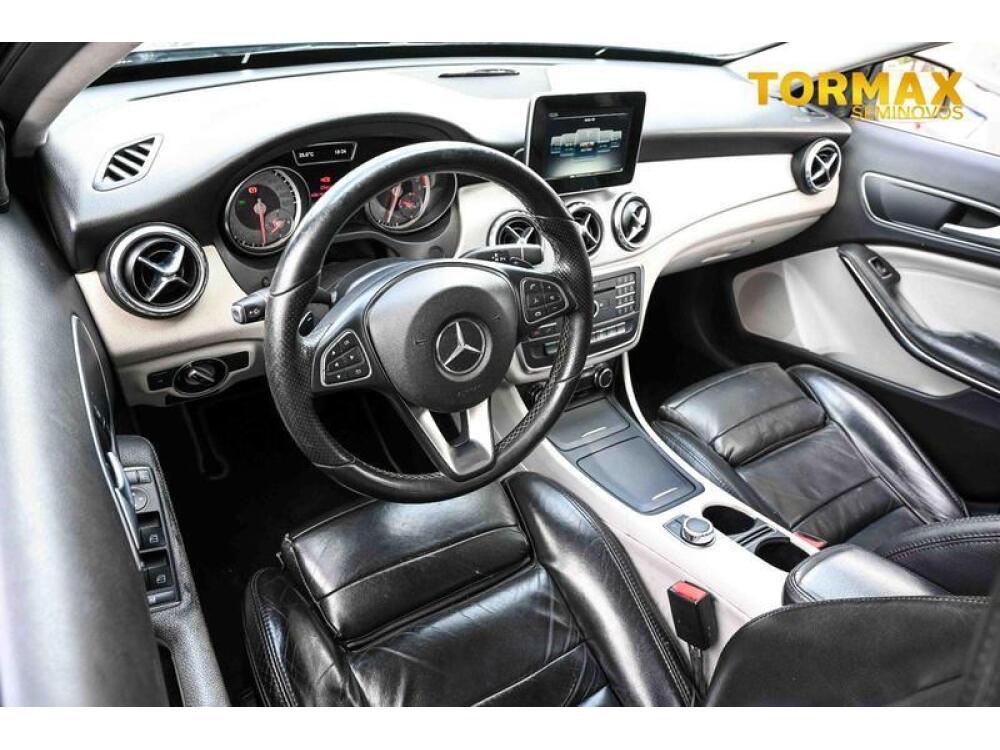 Mercedes Benz GLA 200
