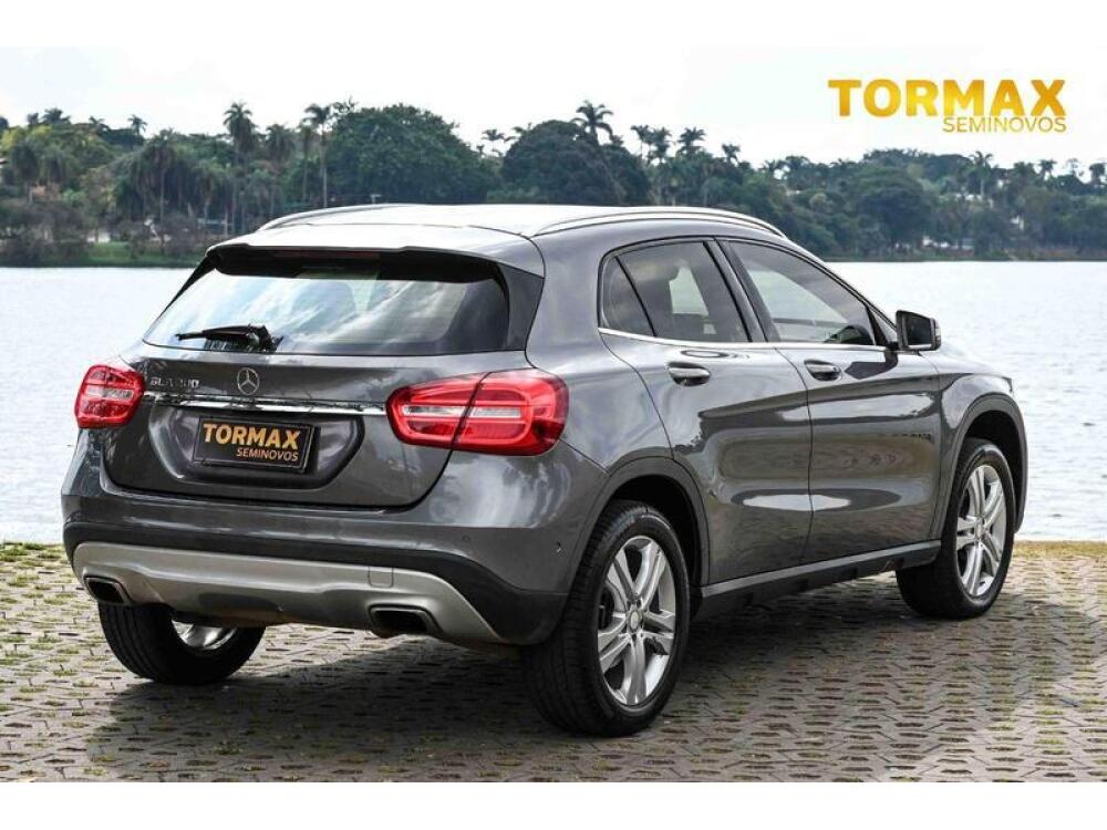Mercedes Benz GLA 200