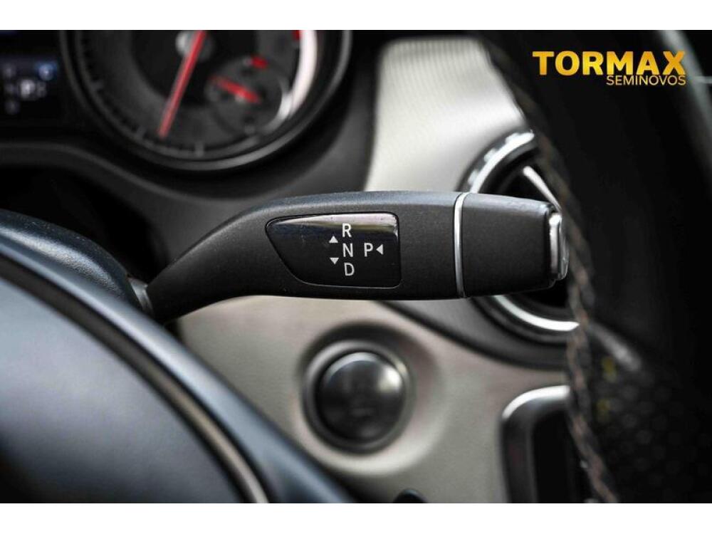 Mercedes Benz GLA 200