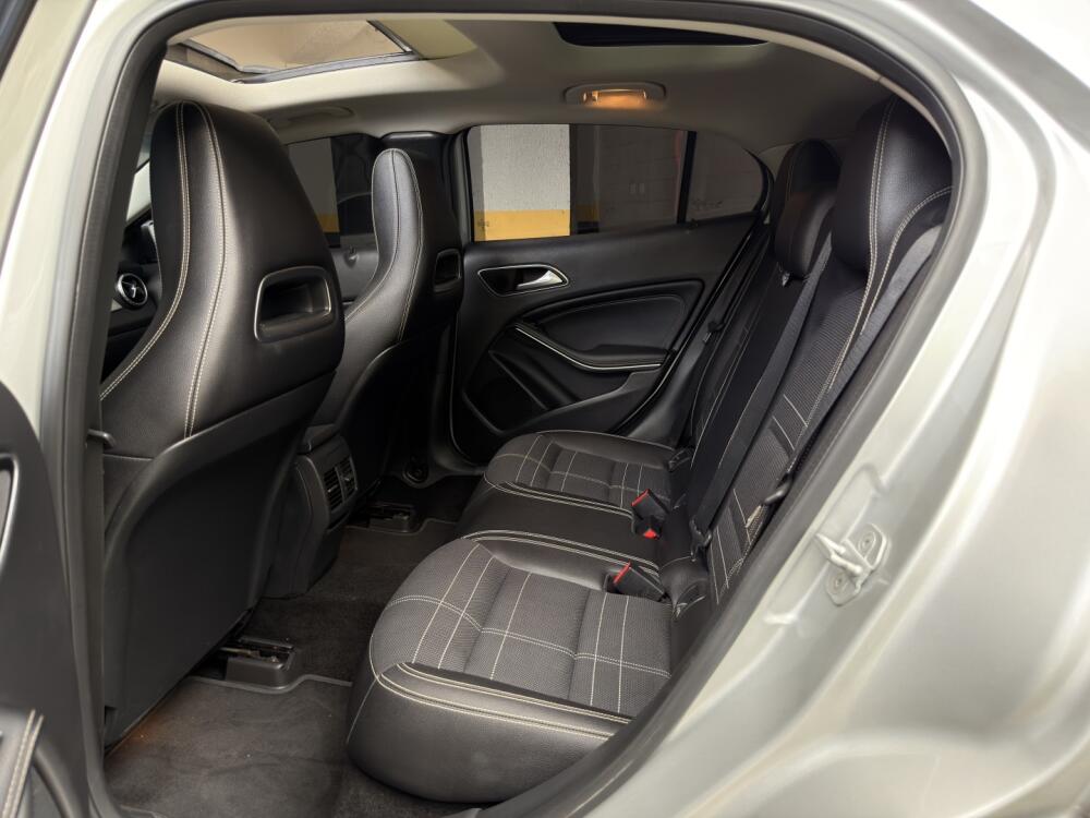 Mercedes Benz GLA 200