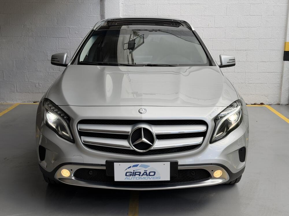 Mercedes Benz GLA 200