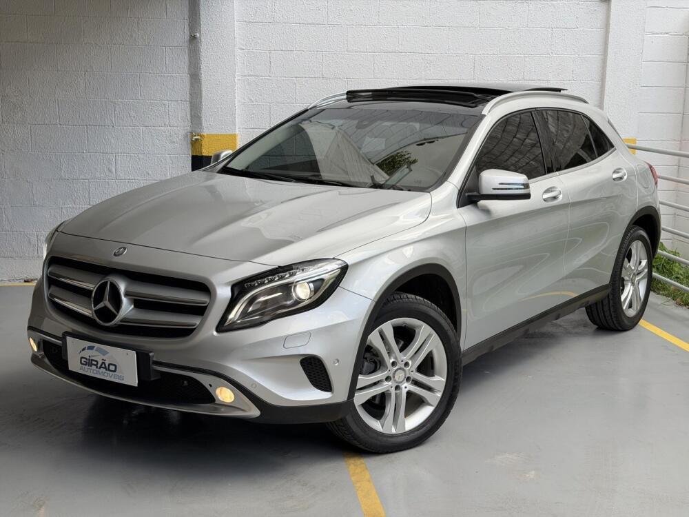 Mercedes Benz GLA 200
