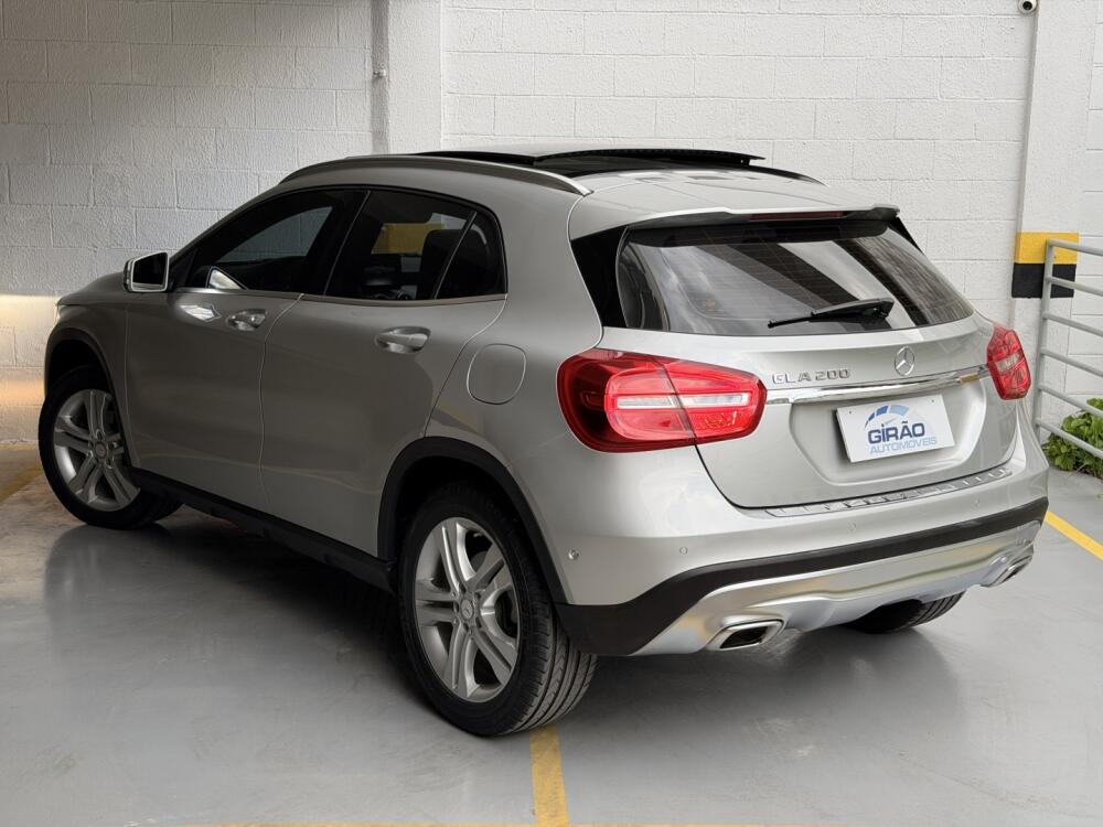 Mercedes Benz GLA 200