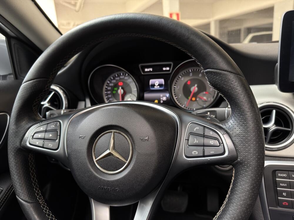Mercedes Benz GLA 200