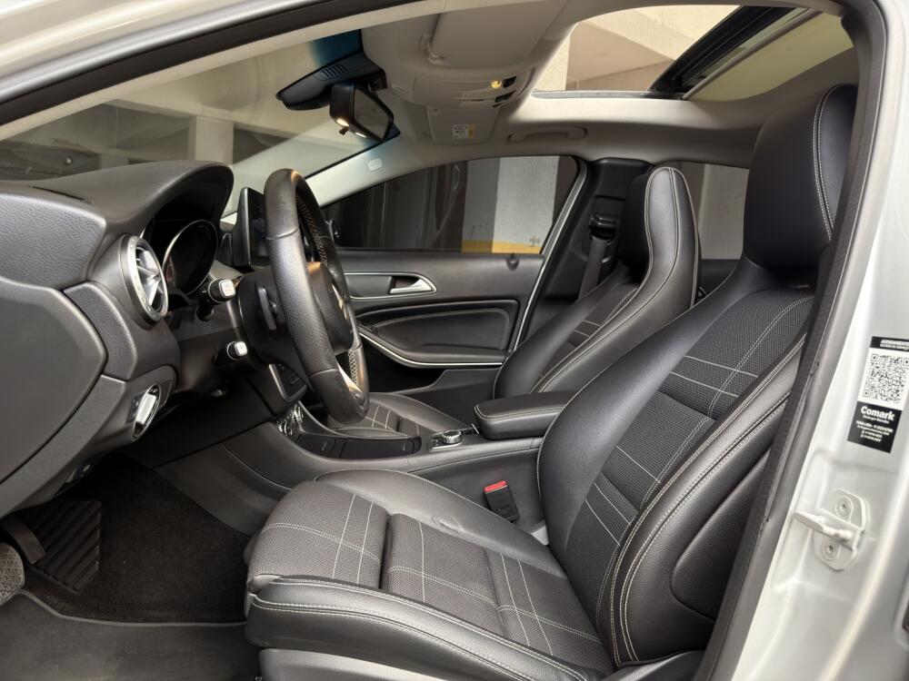 Mercedes Benz GLA 200