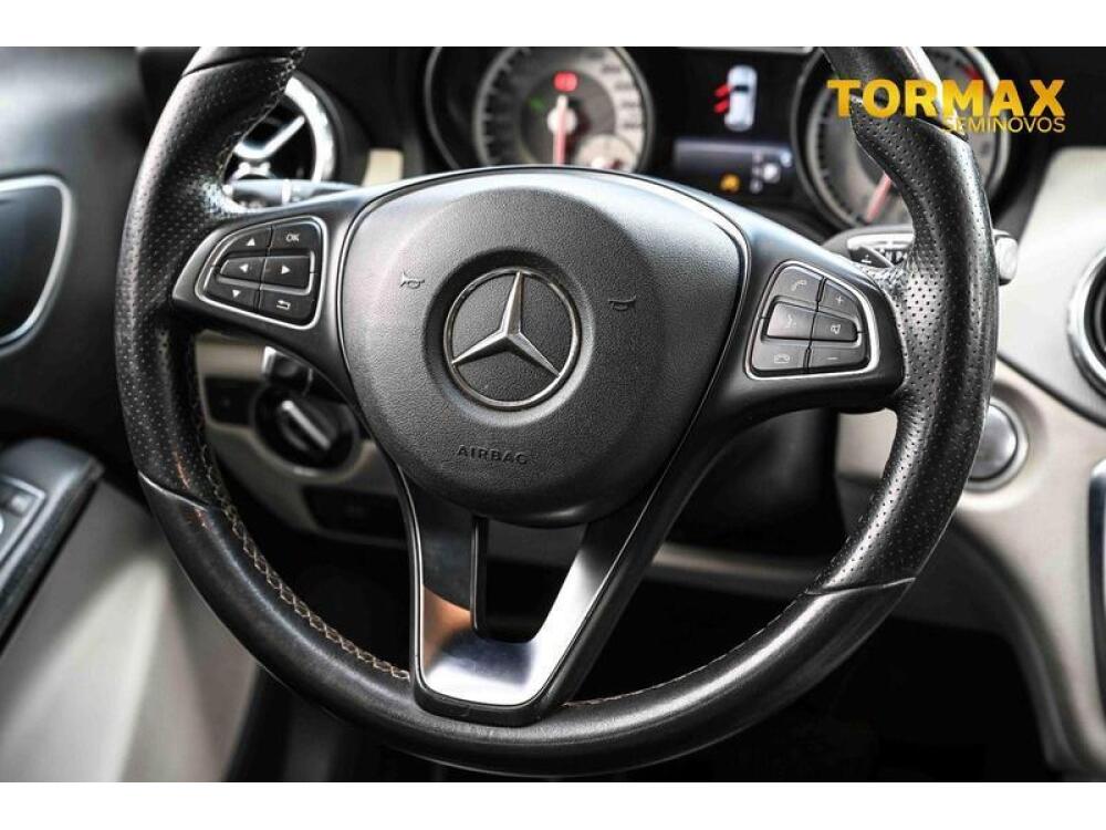 Mercedes Benz GLA 200