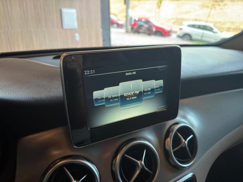 Mercedes Benz GLA 200