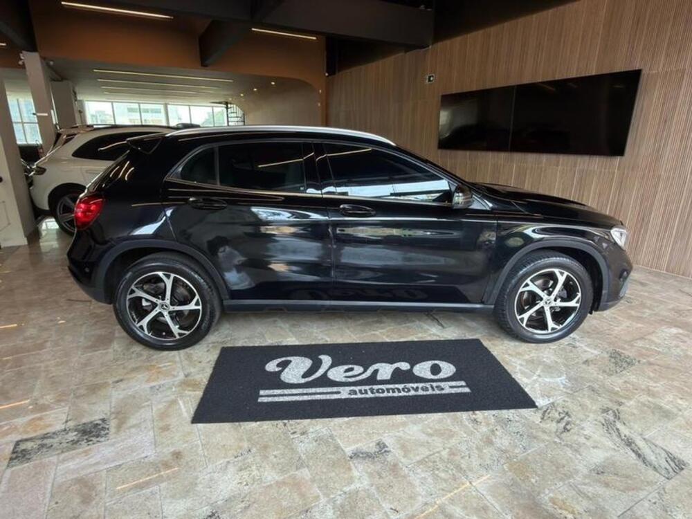 Mercedes Benz GLA 200