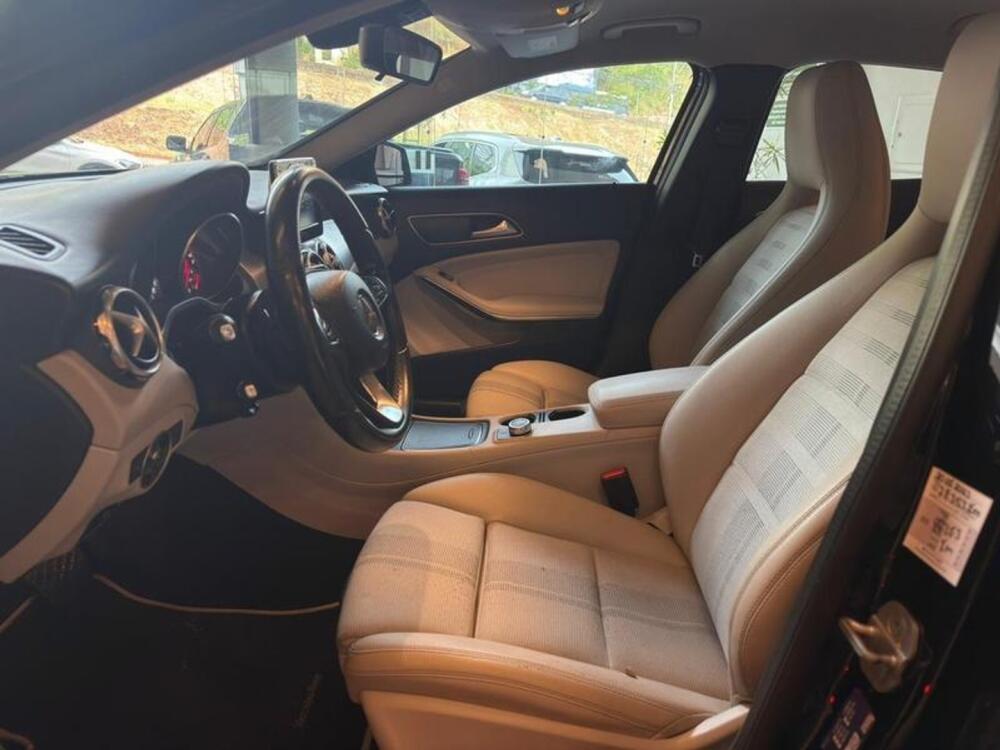 Mercedes Benz GLA 200