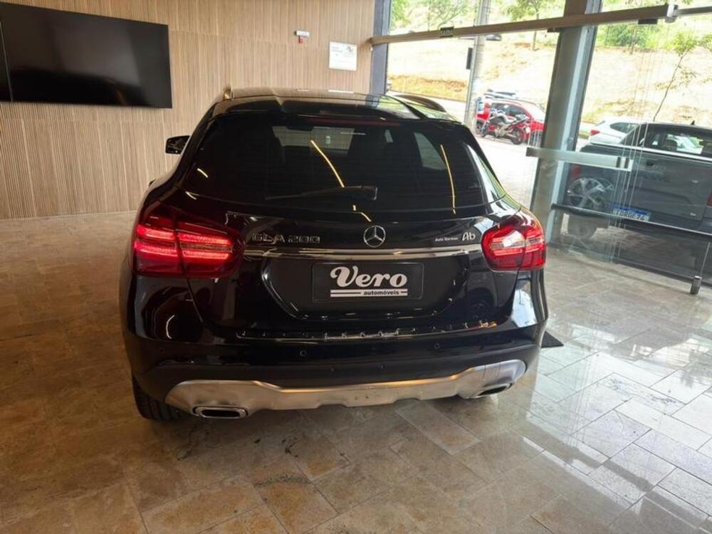 Mercedes Benz GLA 200