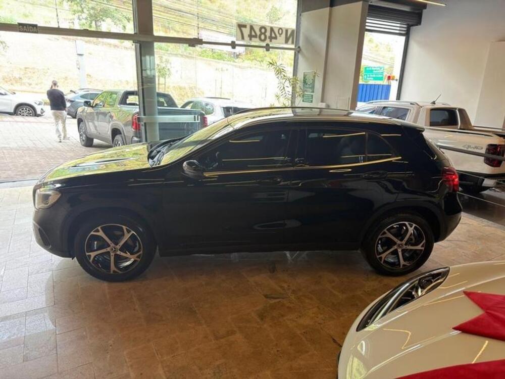 Mercedes Benz GLA 200