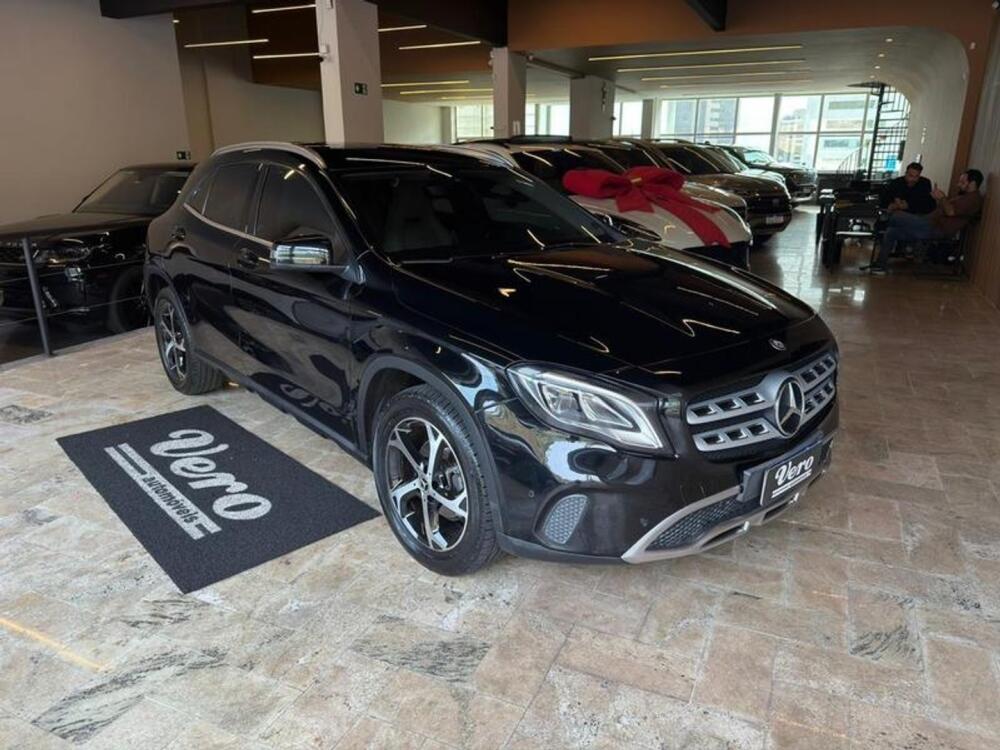 Mercedes Benz GLA 200