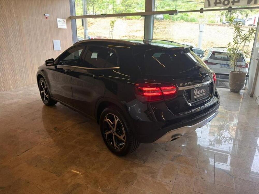 Mercedes Benz GLA 200