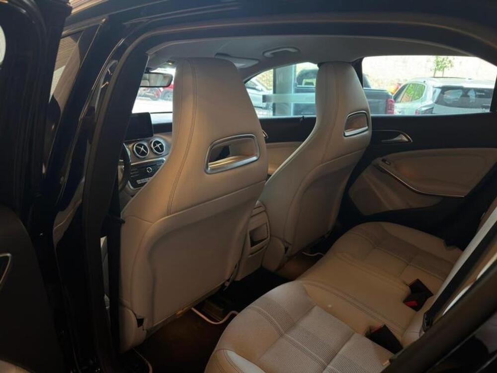Mercedes Benz GLA 200