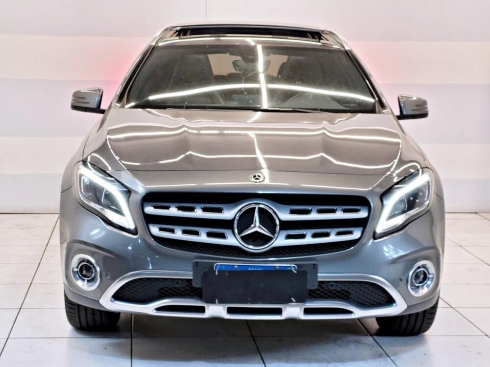 Mercedes Benz GLA 200