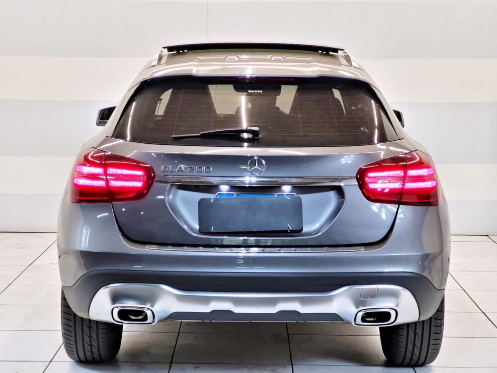 Mercedes Benz GLA 200
