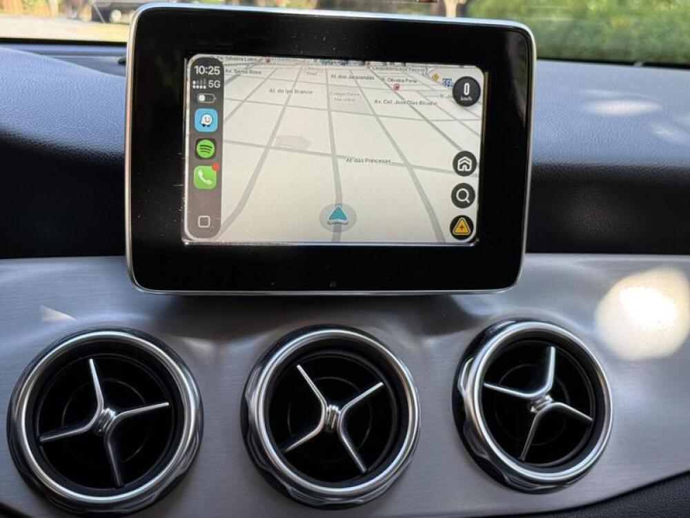 Mercedes Benz GLA 200