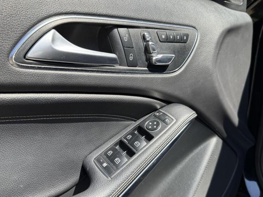 Mercedes Benz GLA 200