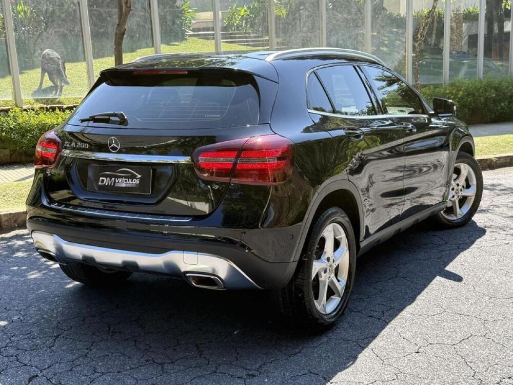 Mercedes Benz GLA 200