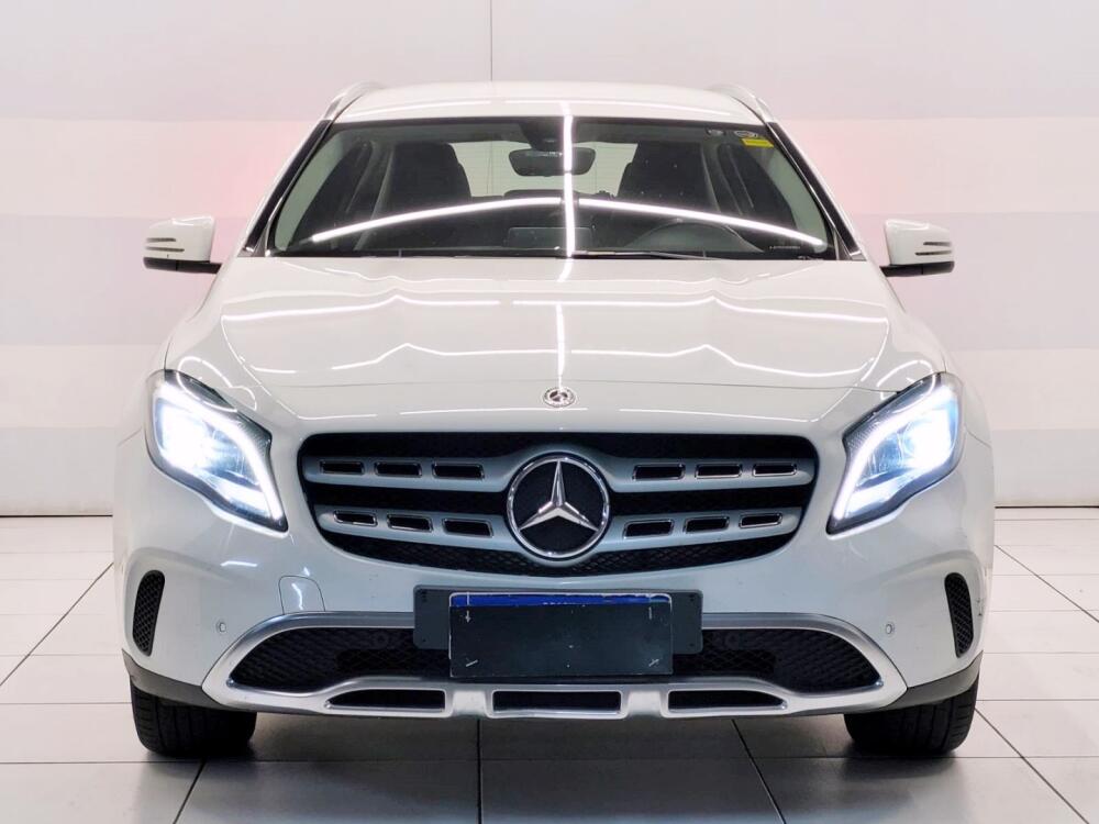 Mercedes Benz GLA 200