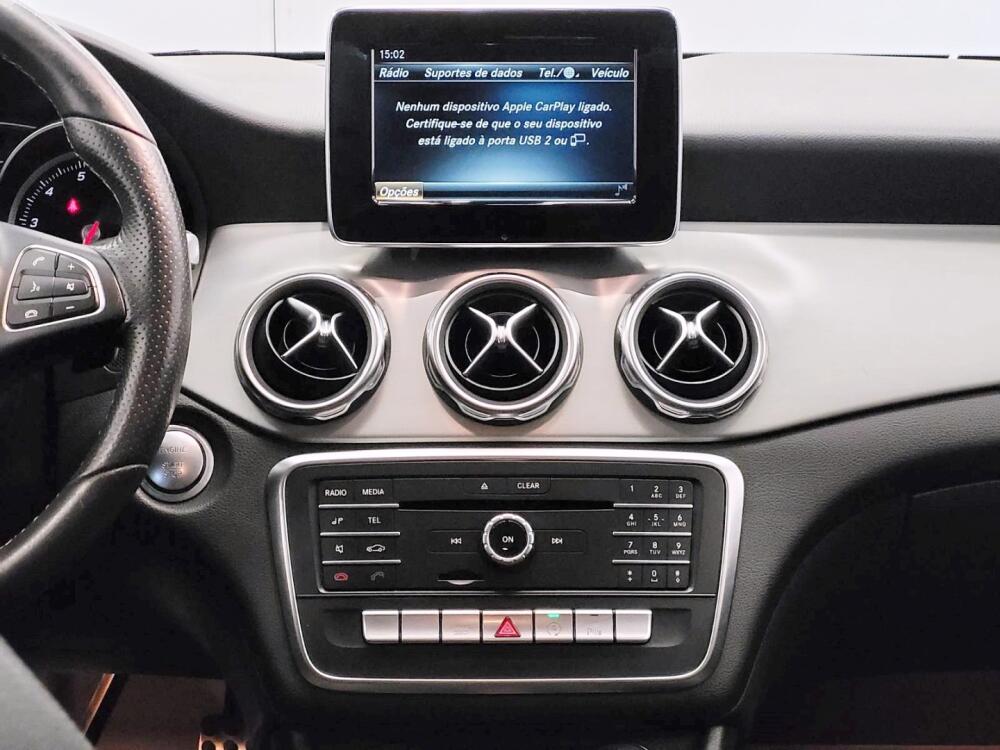 Mercedes Benz GLA 200