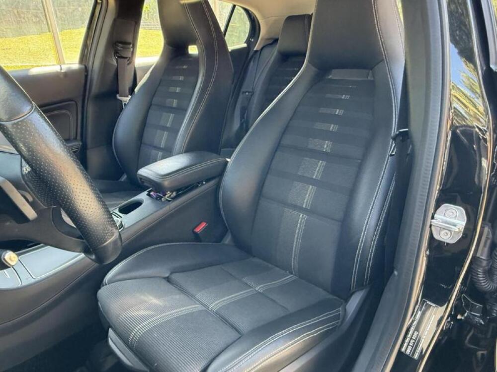 Mercedes Benz GLA 200