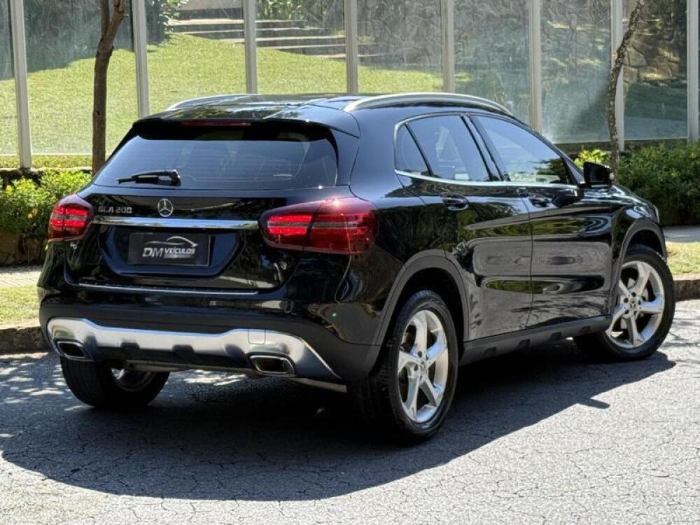 Mercedes Benz GLA 200