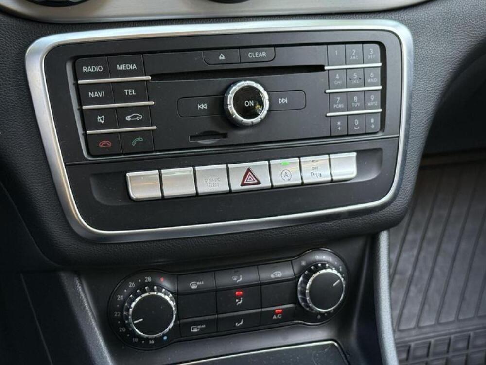 Mercedes Benz GLA 200
