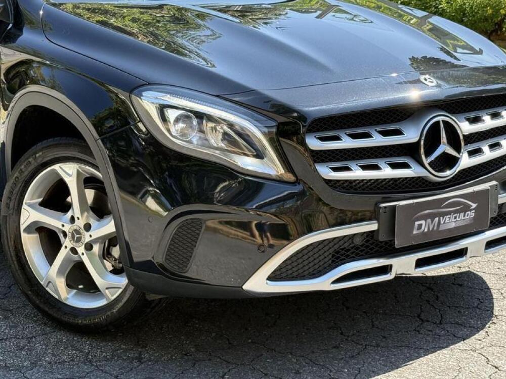 Mercedes Benz GLA 200