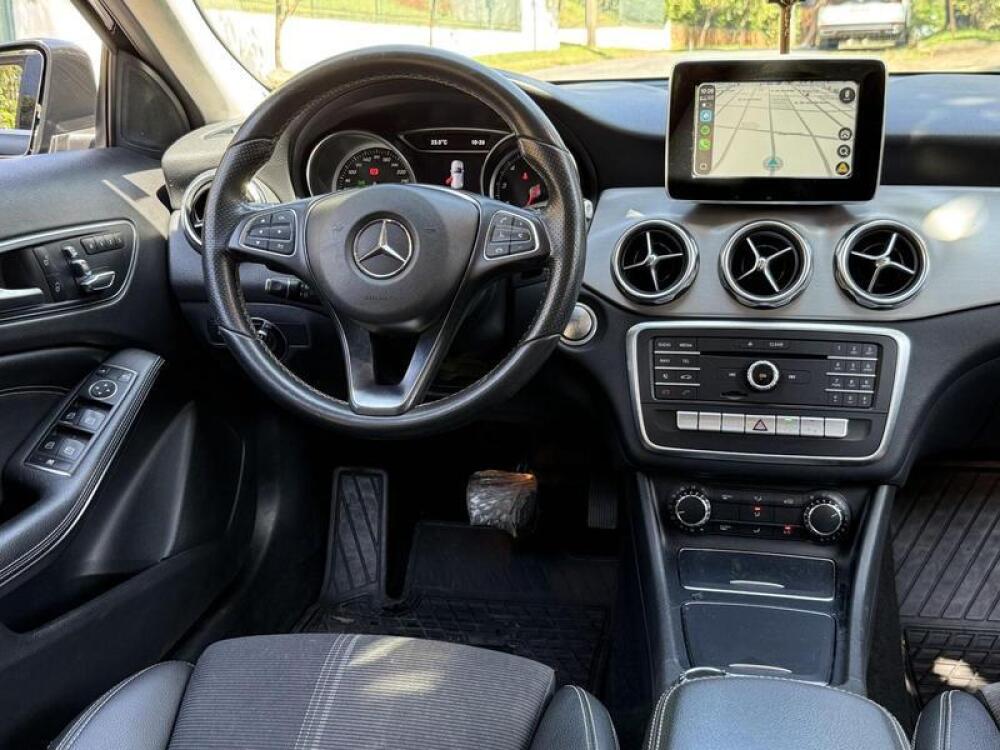 Mercedes Benz GLA 200
