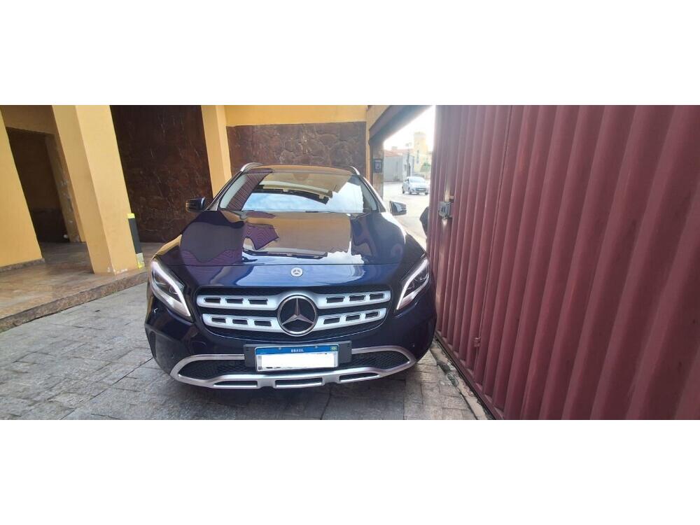 Mercedes Benz GLA 200