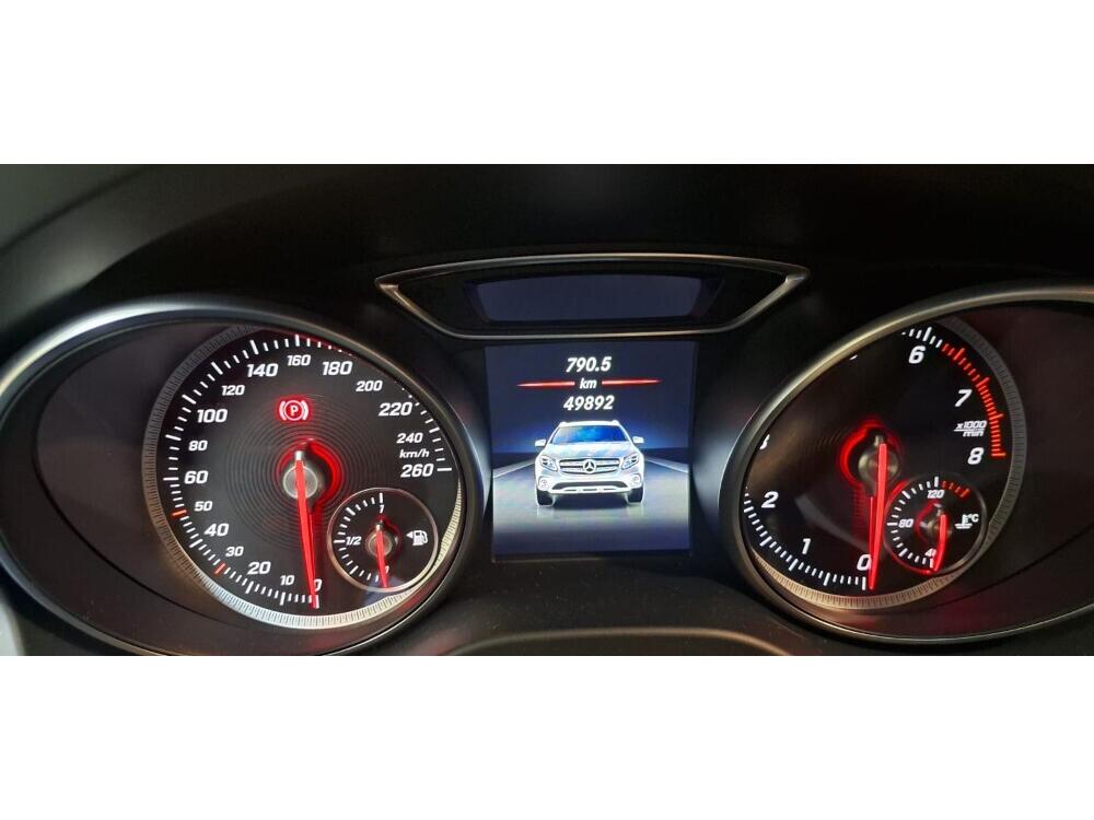 Mercedes Benz GLA 200