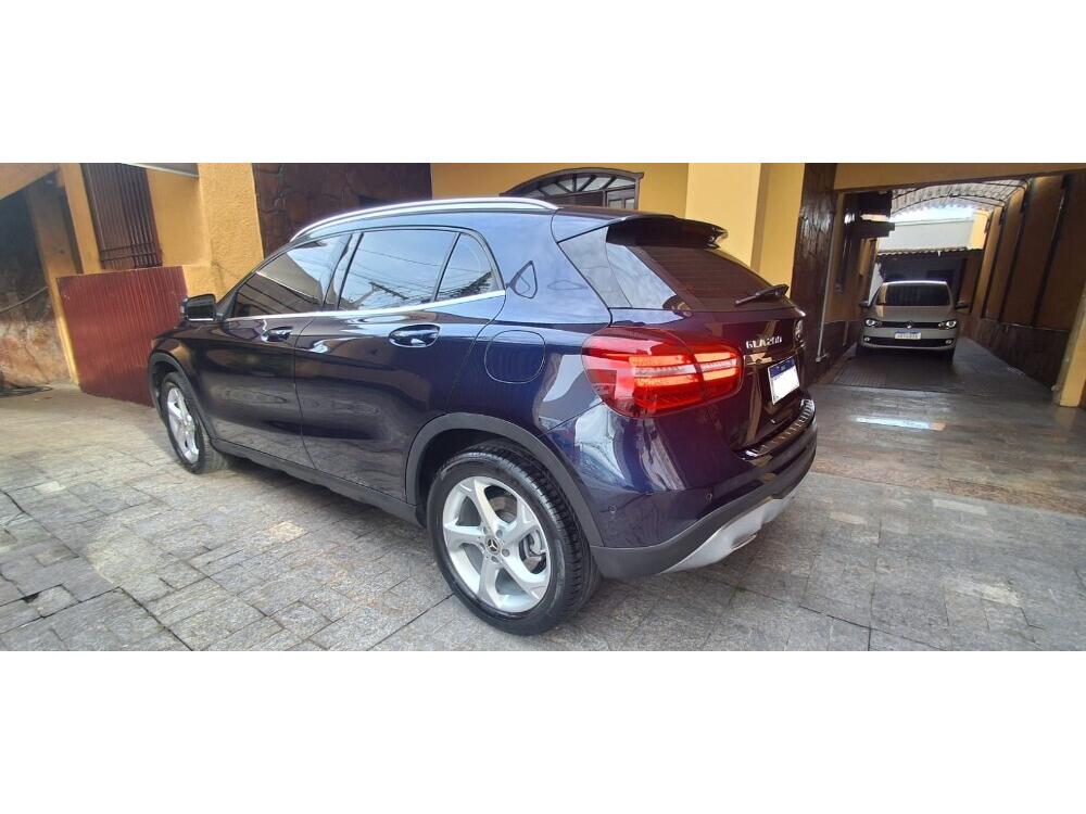 Mercedes Benz GLA 200