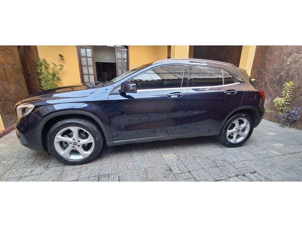 Mercedes Benz GLA 200