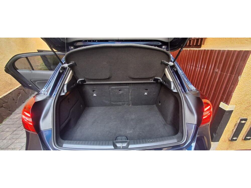 Mercedes Benz GLA 200