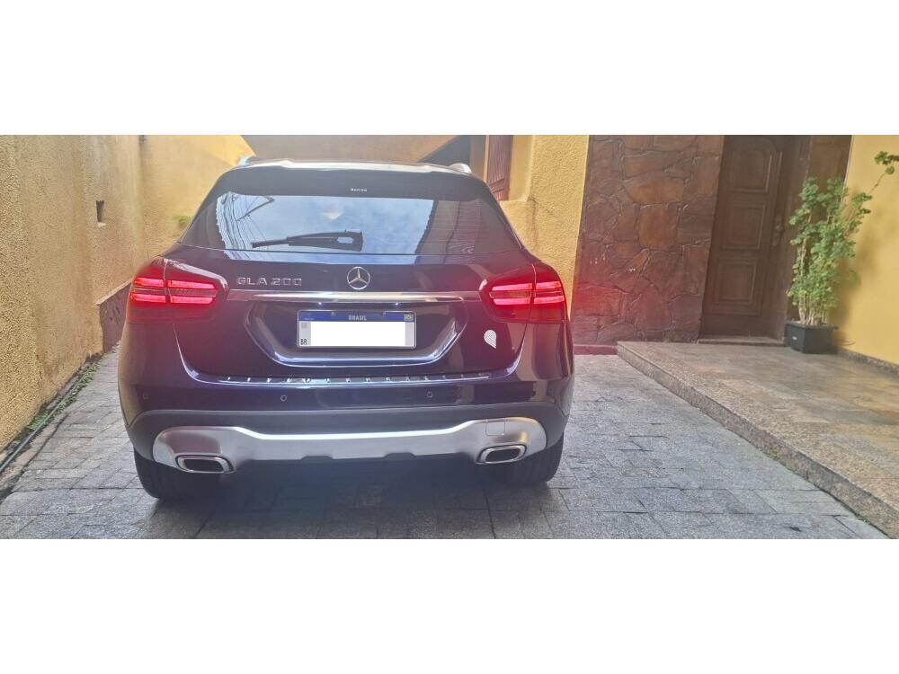 Mercedes Benz GLA 200